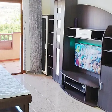 Los Cristianos Big Room With Property Bathroom In Shared Apartment 아파트
