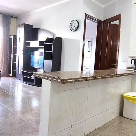 Cristianos Big With Bathroom In Shared Los Cristianos (Tenerife)