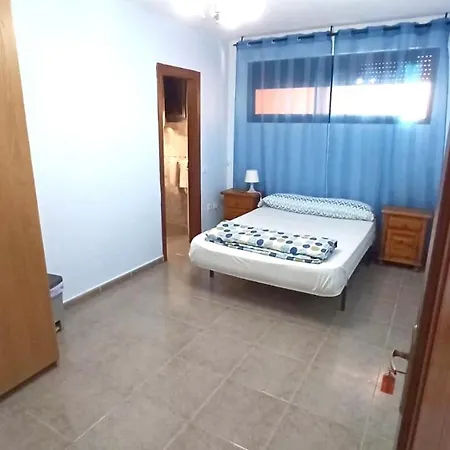 Apartmán Cristianos Big With Bathroom In Shared *