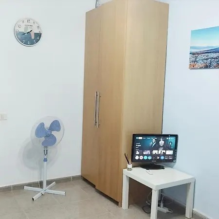 Apartmán Cristianos Big With Bathroom In Shared *