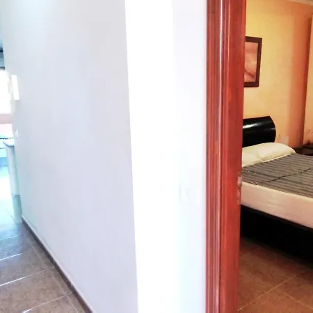 Cristianos Big With Bathroom In Shared Daire *