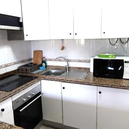 Cristianos Big With Bathroom In Shared Daire Los Cristianos (Tenerife)